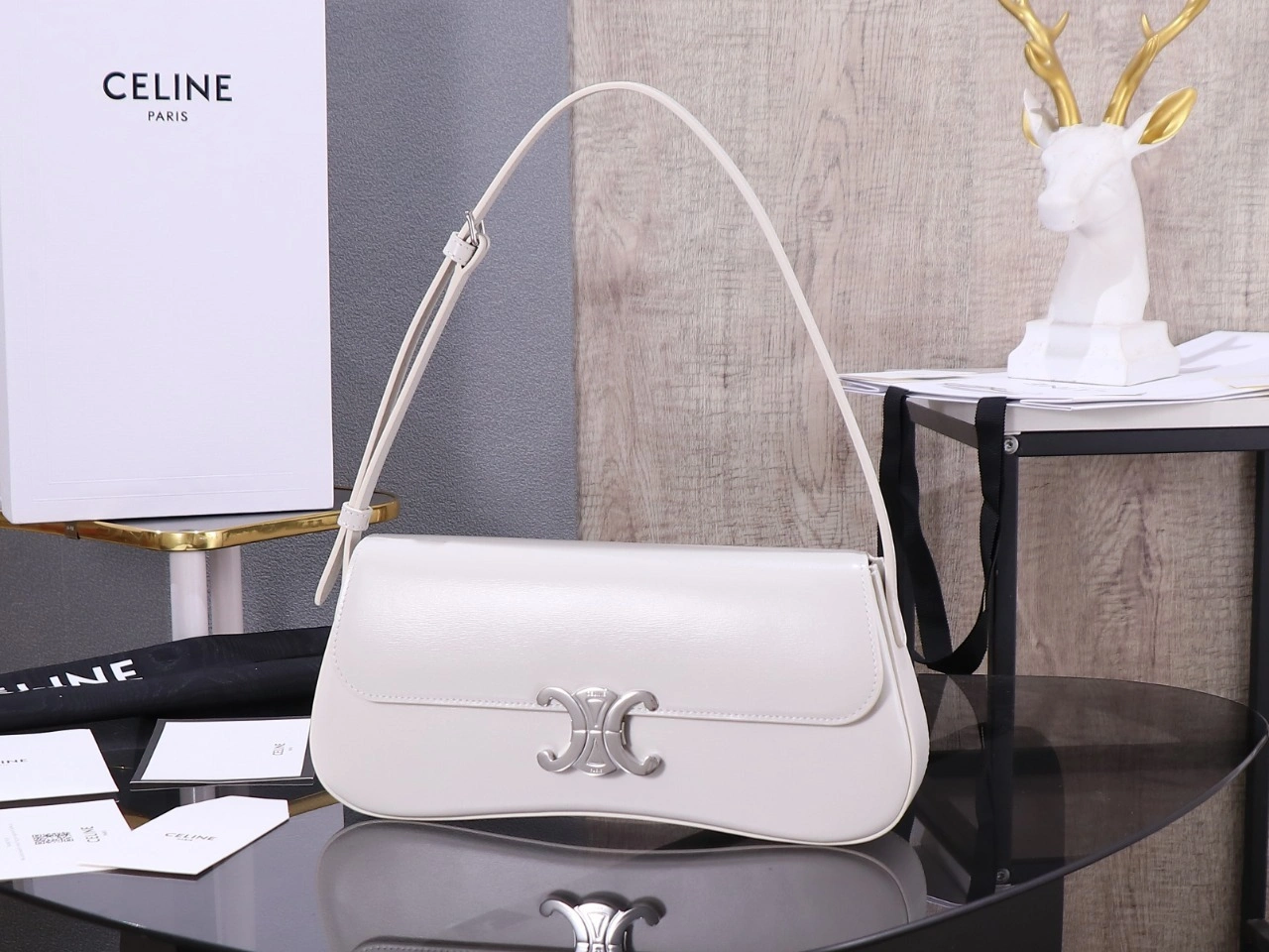 MOMO--358i95 115533BF4.00BB high quality version LOLA cowhide sheepskin item:E-B000C1124
